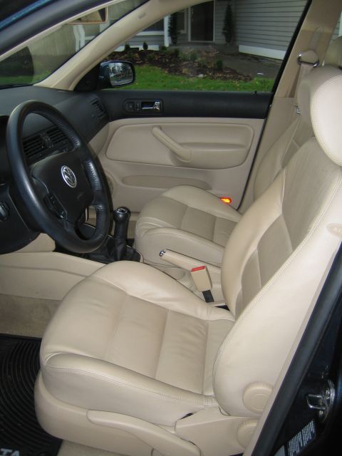 2005 Volkswagen Jetta photo