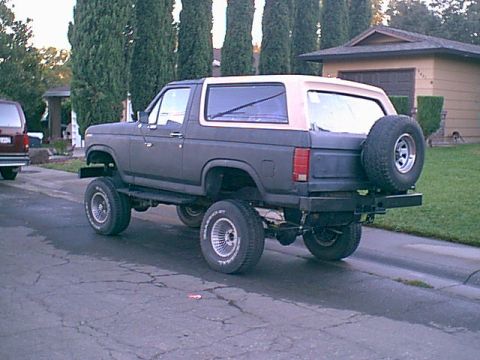 1983 Ford Bronco - here is a second look at the back corner