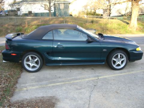 1995 Ford Mustang photo