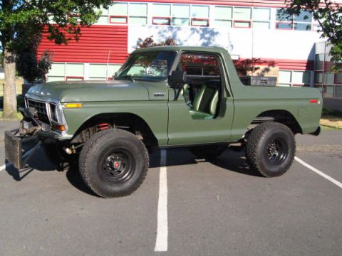1978 Ford Bronco - Left side of truck