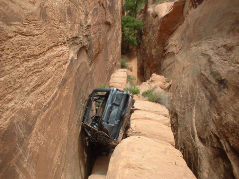 1993 Ford Bronco - 4Runner fell off Lions Back. Ouch!!!