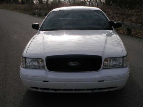 2001 Ford Crown Victoria - Note the shine.