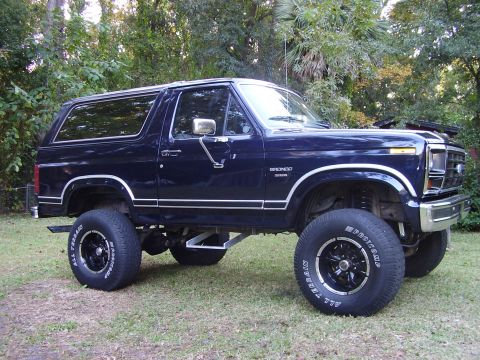 1984 Ford Bronco photo