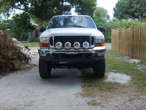 2000 Ford Excursion photo