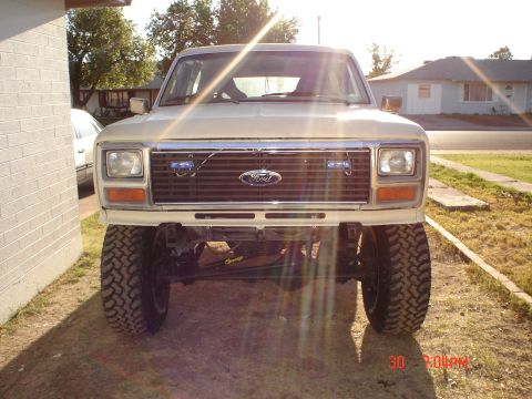 1984 Ford Bronco photo