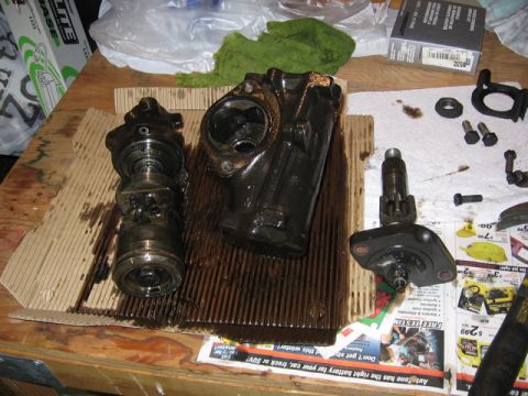 1989 Ford Bronco - Gearbox apart.