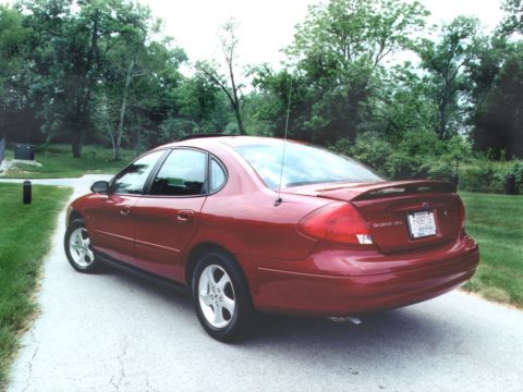 2002 Ford Taurus - High res shot... my favorite!