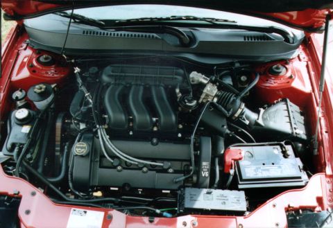 2002 Ford Taurus - The engine after a little over 3 months and 3,999 miles. I keep her clean :) Shot 2