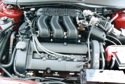 2002 Ford Taurus - The engine after a little over 3 months and 3,999 miles. I keep her clean :) Shot 4