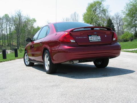 2002 Ford Taurus photo