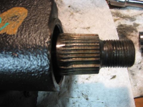 1989 Ford Bronco - Scratch that, sector shaft is cracked! HAHA good thing I bought this one from pick-n-pull and I have yet another on my truck. SCORE! It's n…