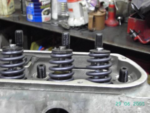 1984 Ford LTD Crown Victoria - Comp Cams beehive springs, yes they really work! (sorry about the fuzzy pic)