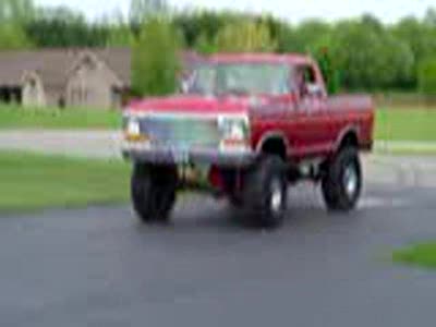 1978 Ford Bronco - Bronco burn out.