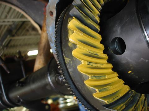 1996 Ford Bronco - Close-up of differential gears showing yellow marking compound application.