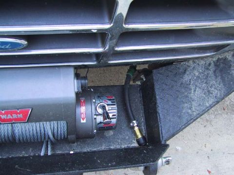 1995 Ford Bronco - front quick connect