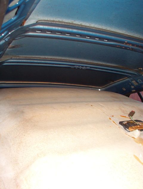 1999 Ford Crown Victoria - Note the steel roof bows used only in P71s. They're bolted & glued in, and they interfere with civilian headliners.