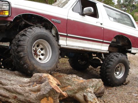 1989 Ford Bronco - This modified 1989 Ford Bronco is equipped with large tires for off-road adventures.