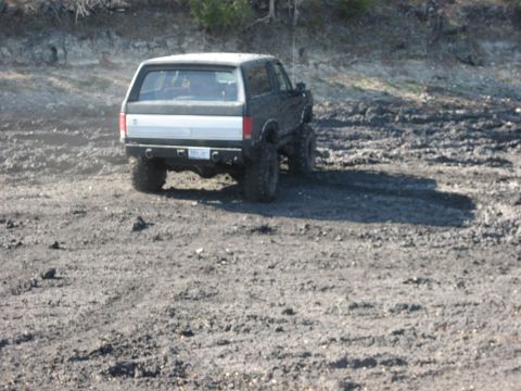 1986 Ford Bronco - look at that nice ass!