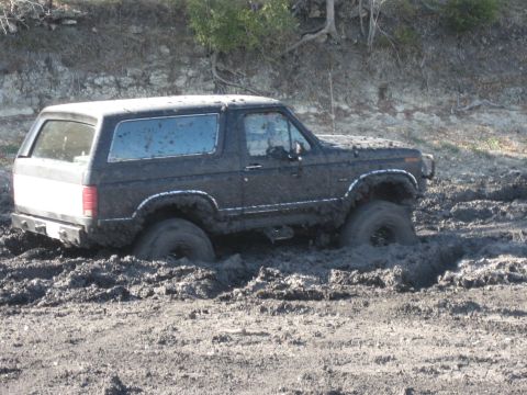 1986 Ford Bronco - pretty damn nasty mud