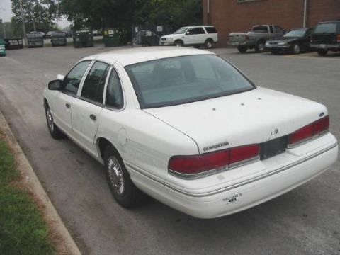 1996 Ford Crown Victoria photo