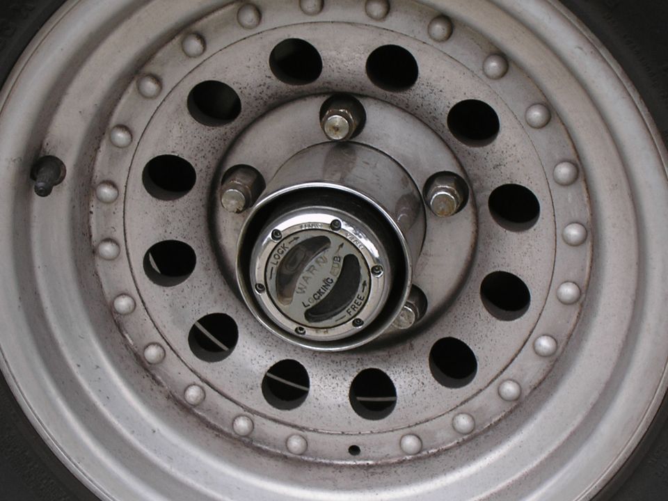 new Warn hubs installed.  Junk yard take offs --I love 1/2 price day.