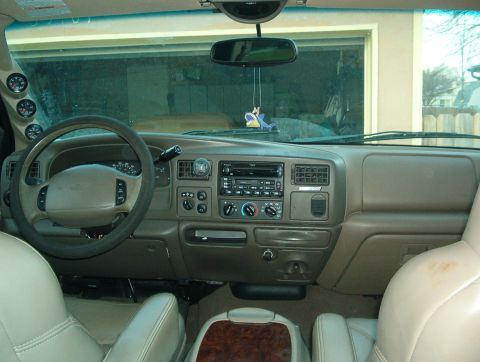 2000 Ford Excursion photo