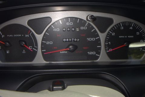 1999 Ford Taurus - The odometer on this 1999 Ford Taurus reads 41,792 miles.