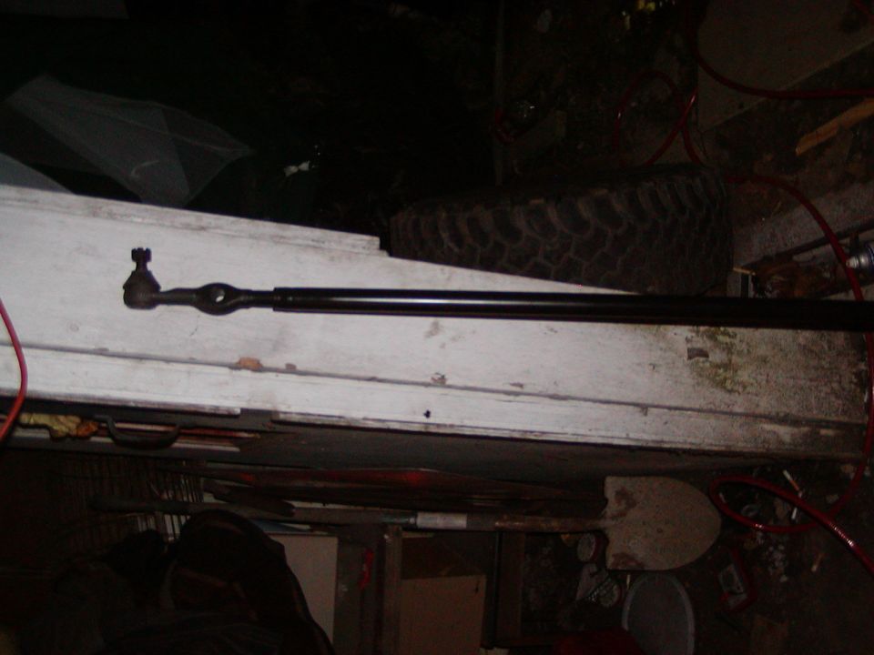 Steering linkage rod with ball joint end