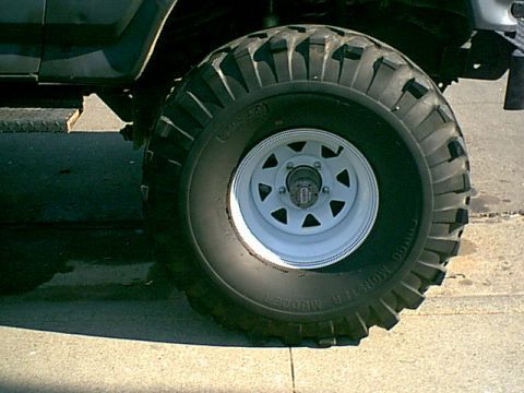 1983 Ford Bronco - here is the wheel ready to start the swap.