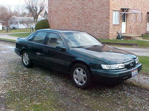 1995 Ford Taurus - passenger Side