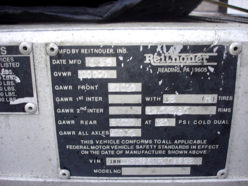 Reitnouer trailer certification plate with GVWR, GAWR, tire, rim and VIN fields