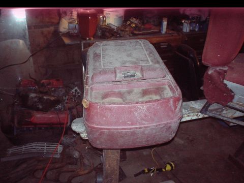1984 Ford Bronco - red center console
