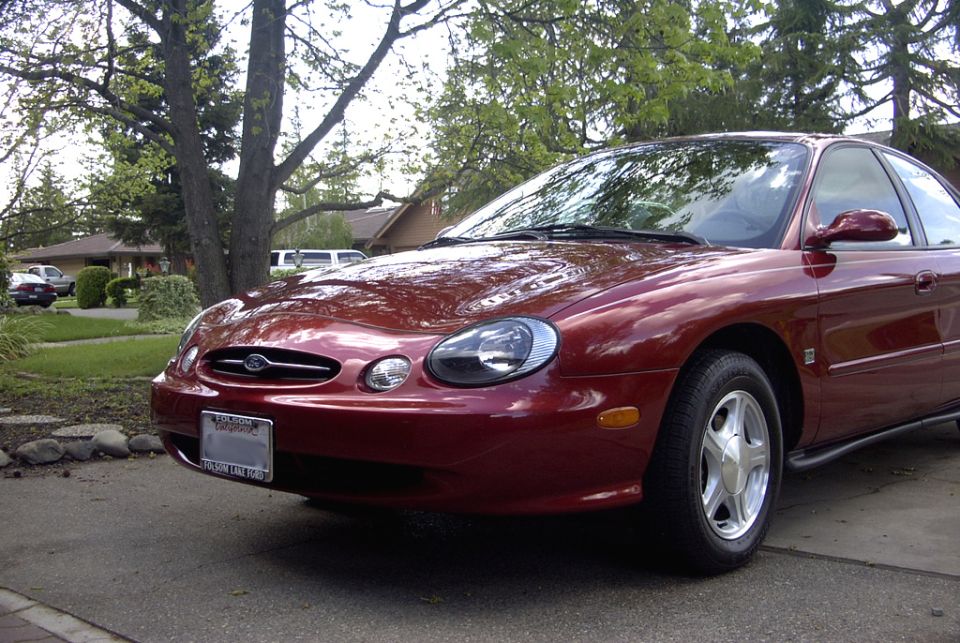1999 Ford Taurus