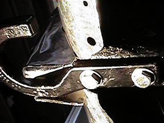 1986 Ford Bronco - Mounted to frame rails