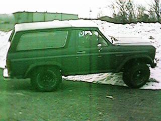 1986 Ford Bronco - other side...bad shot 'cuz of sun