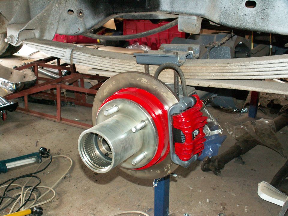 bit of red apint to show thru the nice big holes in the alloys