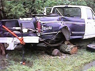 1986 Ford Bronco - high tech axle removal.. hehehe