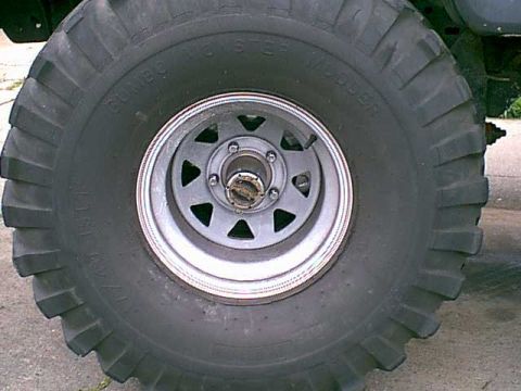 1983 Ford Bronco - Here is the driver side completed. i was able to complete this side without pulling the wheel off.