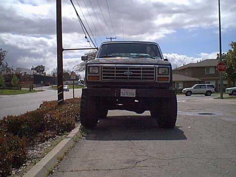 1983 Ford Bronco - Here s the new front plate mount.