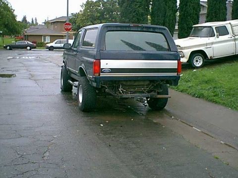 1983 Ford Bronco - here is the rear after i pulled the bumper to adjust for the new lift.