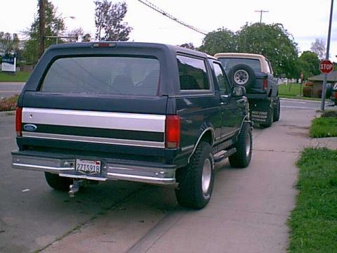 1983 Ford Bronco - here is a shot of bruces and our bronco from the rear