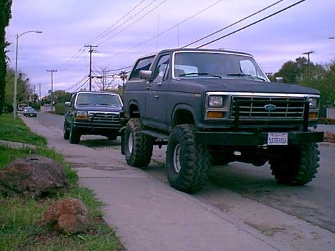 1983 Ford Bronco - here is a front view of our and bruces bronco