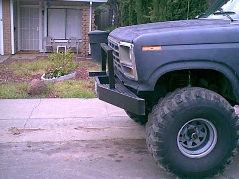 1983 Ford Bronco - here is a driver side view of the new guard