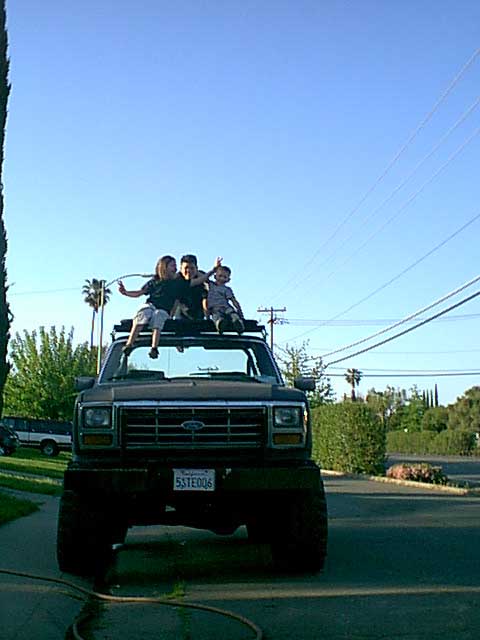 1983 Ford Bronco - last view of the kids on the roof.