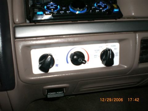 1992 Ford Bronco - daytime HVAC panel