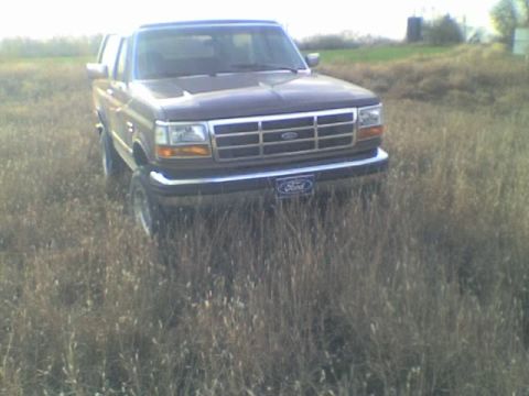 1992 Ford Bronco - in a field