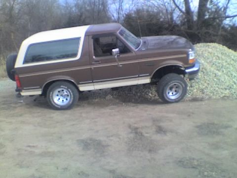1992 Ford Bronco - check out that flex