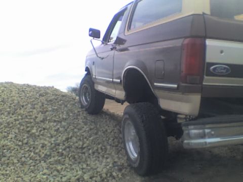 1992 Ford Bronco - more rock pile