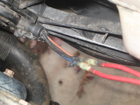 1996 Ford Bronco - Here are the connections I made at the fan. The black is ground and the other one is HIGH.