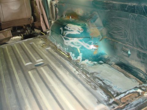 1996 Ford Bronco - Removing the seam sealer to treat the rust behind.